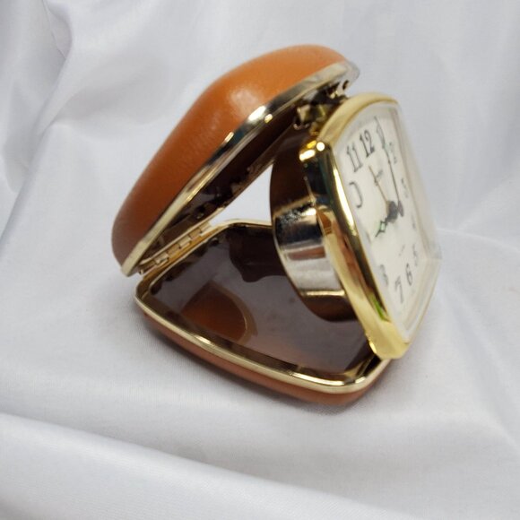 VTG Linden Travel Alarm Clock Glow Dot Mechanical Wind Up Luminous Brown Works - Picture 3 of 8